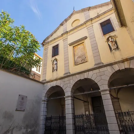 Апартаменти Otium Monasticum *